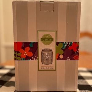 New Unbe-leaf-able Scentsy Warmer